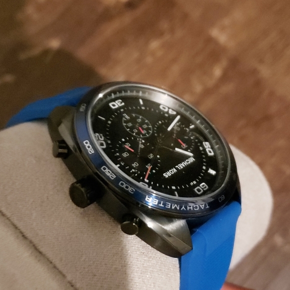 Watch - Picture 2 of 6